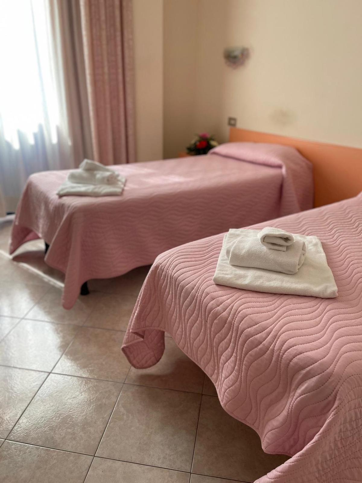 Hotel Michelangelo Реццато Экстерьер фото