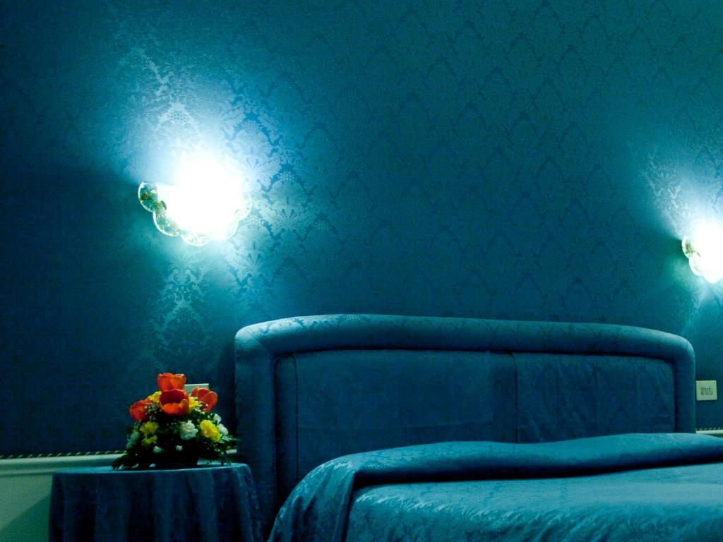 Hotel Michelangelo Реццато Экстерьер фото