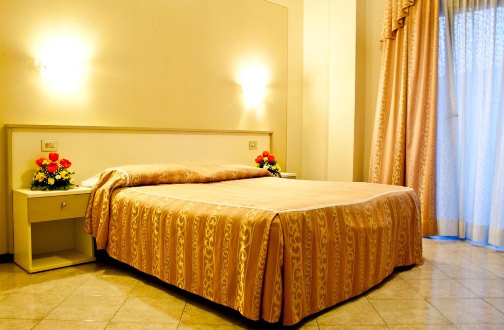 Hotel Michelangelo Реццато Экстерьер фото