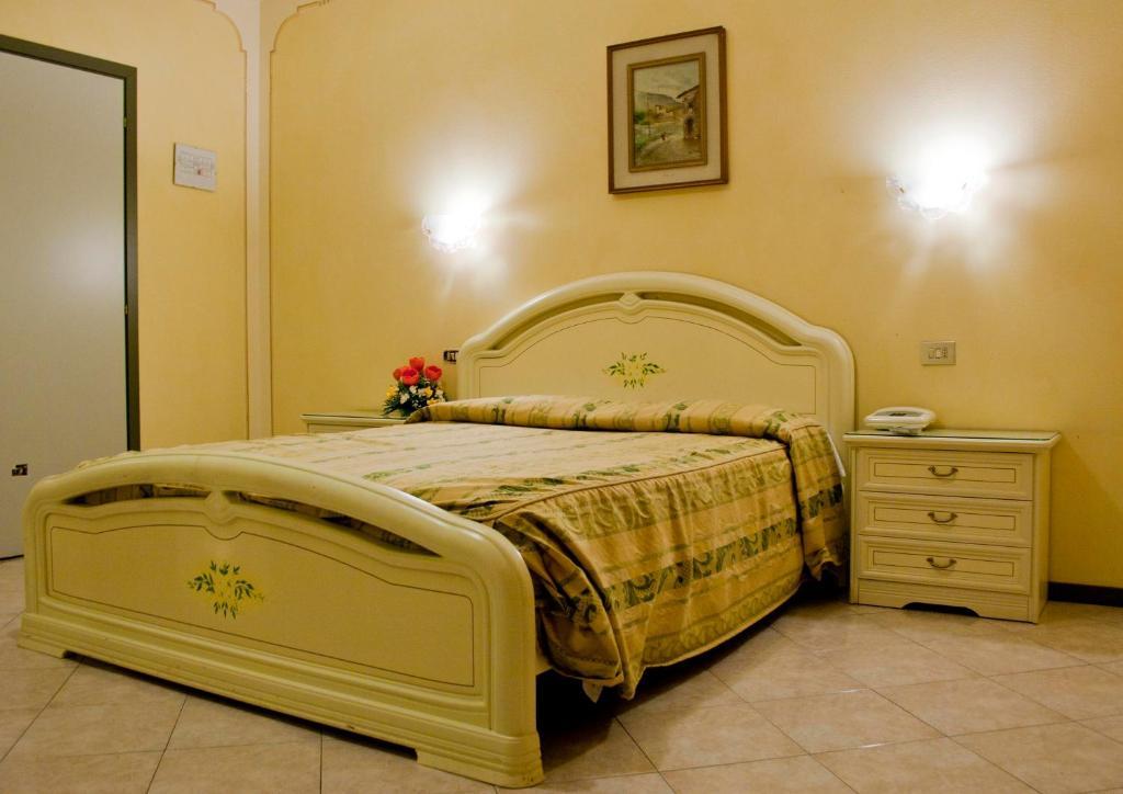 Hotel Michelangelo Реццато Экстерьер фото