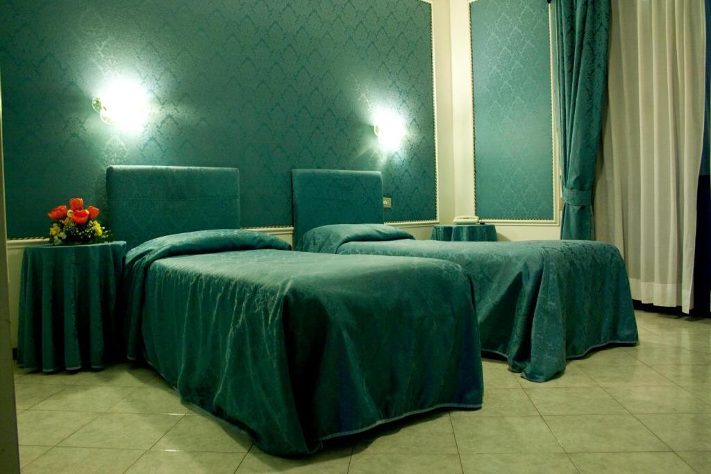 Hotel Michelangelo Реццато Экстерьер фото