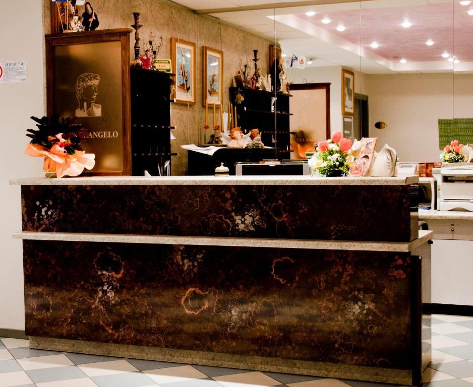 Hotel Michelangelo Реццато Экстерьер фото