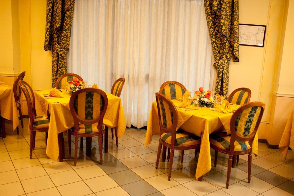 Hotel Michelangelo Реццато Экстерьер фото