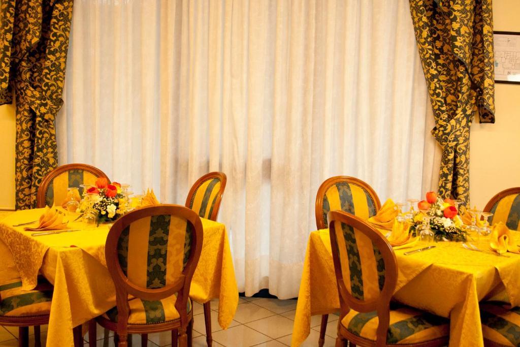 Hotel Michelangelo Реццато Экстерьер фото
